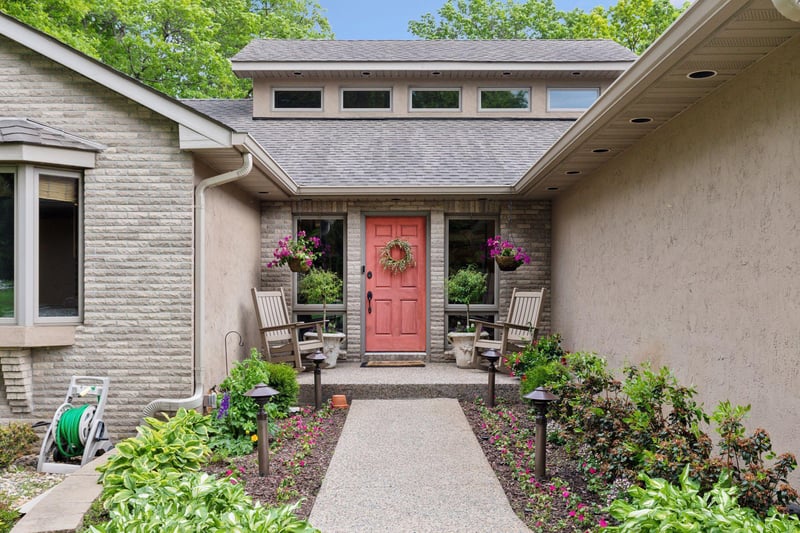 1405 W Farm Rd, Chanhassen, MN 55318
