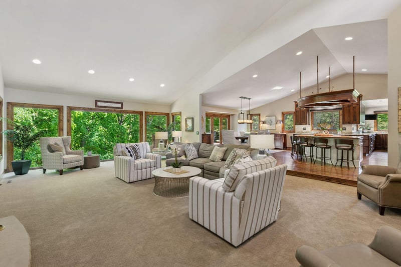 1405 W Farm Rd, Chanhassen, MN 55318