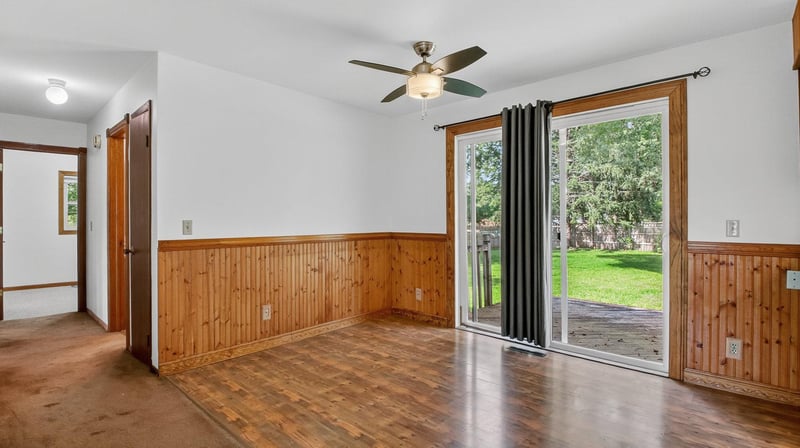 212 Mound Park Dr, Elk Mound, WI 54739