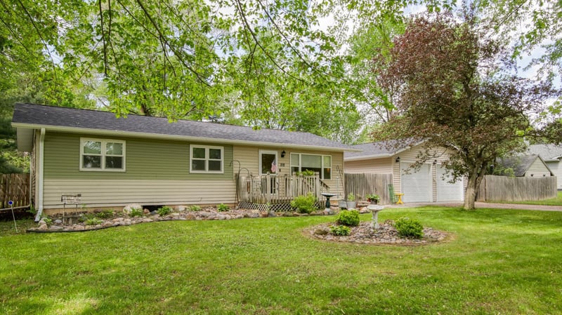 212 Mound Park Dr, Elk Mound, WI 54739