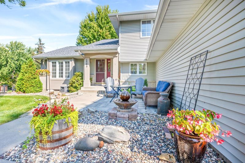 1748 Valley Ridge Pl, Chanhassen, MN 55317