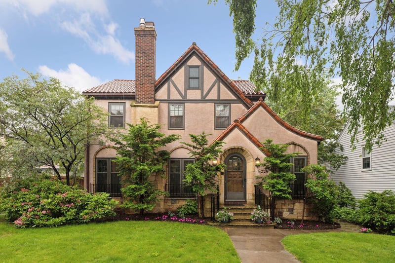 5229 Woodlawn Blvd, Minneapolis, MN 55417