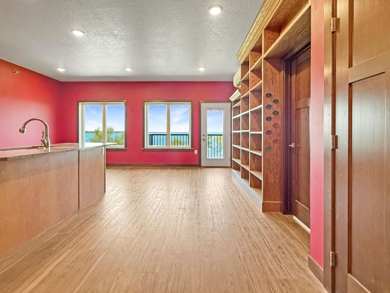 715 Lake Shore Dr NE #214, Bemidji, MN 56601
