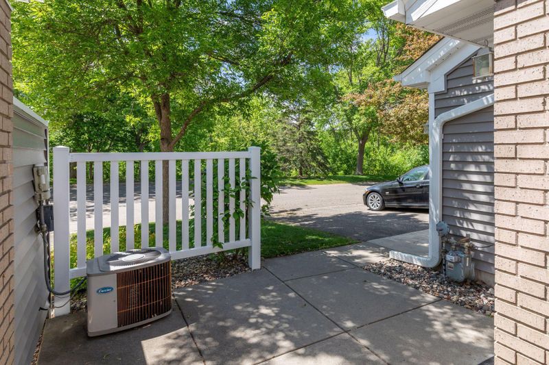 8379 Corcoran Cir #47, Inver Grove Heights, MN 55076