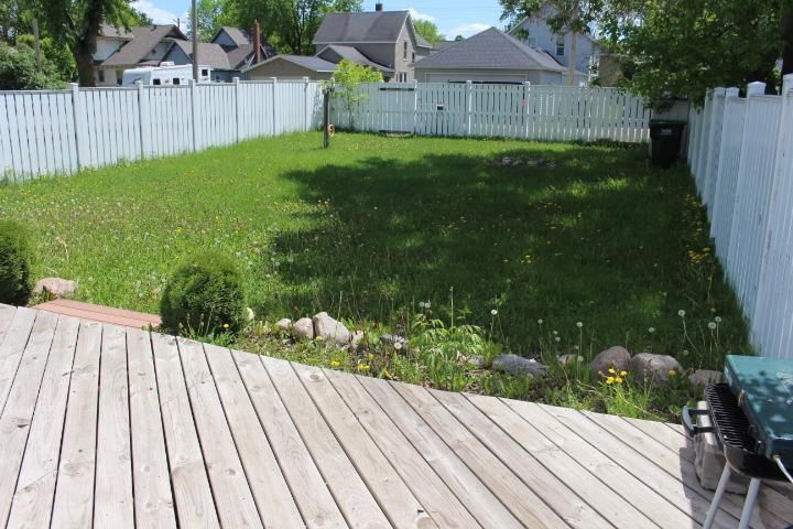 10 E Main St, Melrose, MN 56352