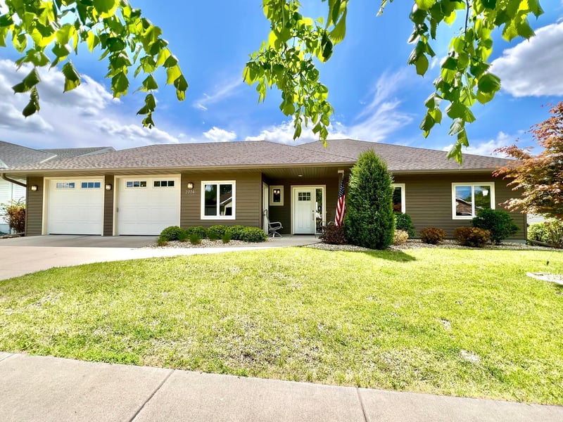 2774 Pine Ridge Blvd, Red Wing, MN 55066