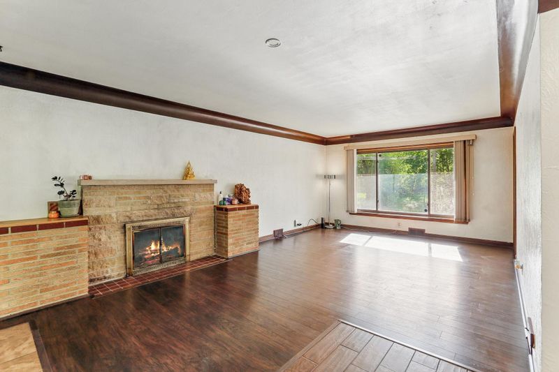 1550 English St, Saint Paul, MN 55106