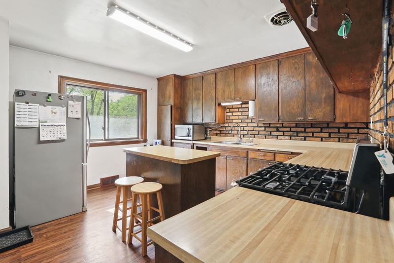 1550 English St, Saint Paul, MN 55106
