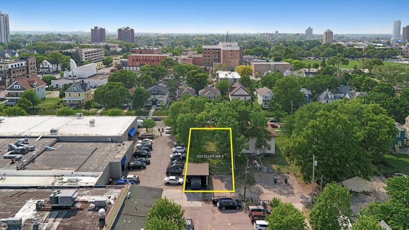 2221 Elliot Ave, Minneapolis, MN 55404