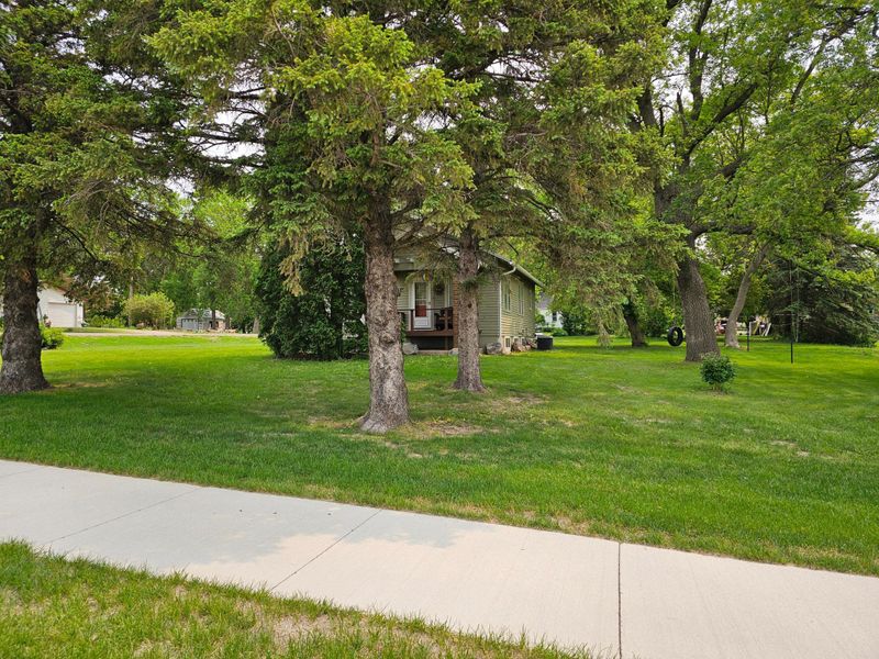 300 Main St S, Hadley, MN 56151