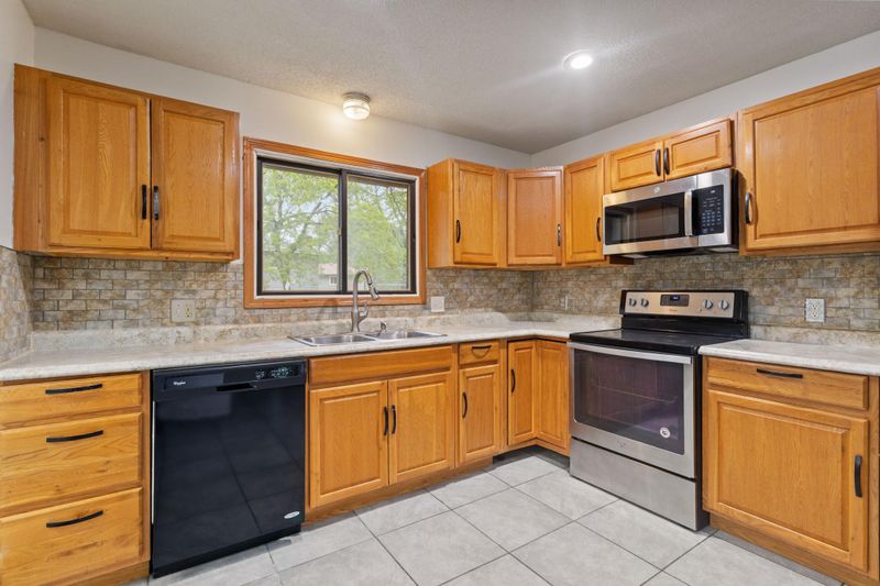 2908 81st Ave N, Brooklyn Park, MN 55444