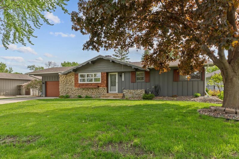 825 South St, Owatonna, MN 55060