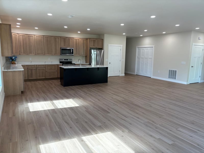 1101 Courtney Dr, Caledonia, MN 55921