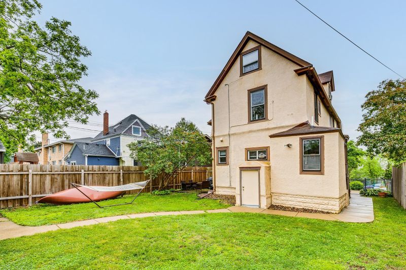 1491 Wynne Ave, Saint Paul, MN 55108