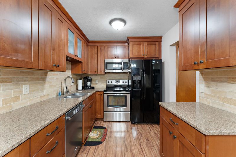 1533 Roundhouse Cir, Shakopee, MN 55379