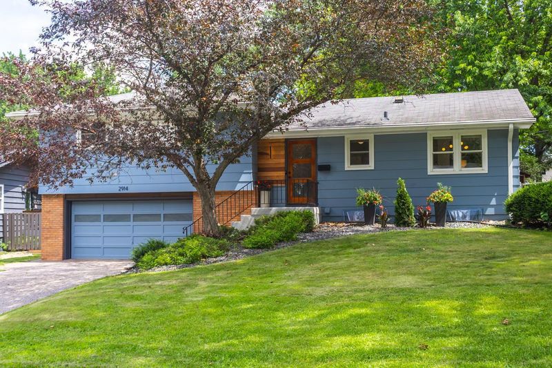 2914 Idaho Ave N, Crystal, MN 55427