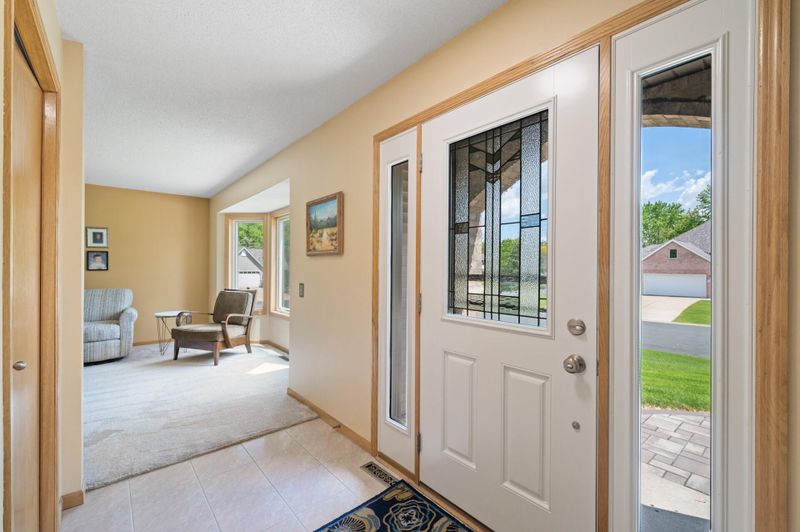 6305 Ballantine Ave, Inver Grove Heights, MN 55077