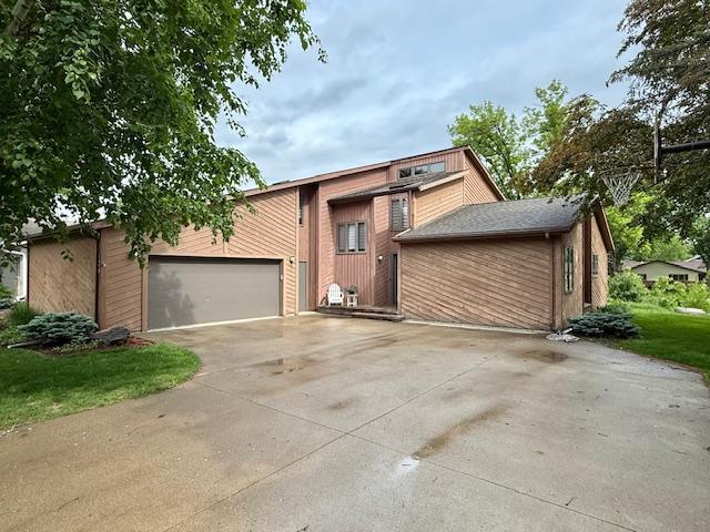 128 Knollwood Dr, Redwood Falls, MN 56283