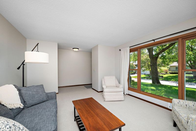 12240 Jack Pine Trl, Eden Prairie, MN 55347