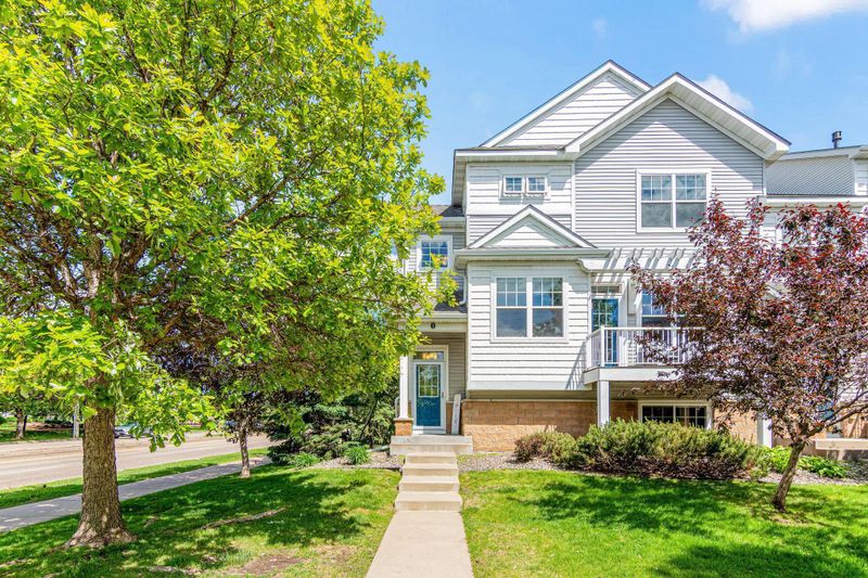 1675 Village Trl E #1, Maplewood, MN 55109