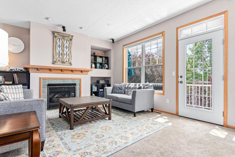 1675 Village Trl E #1, Maplewood, MN 55109