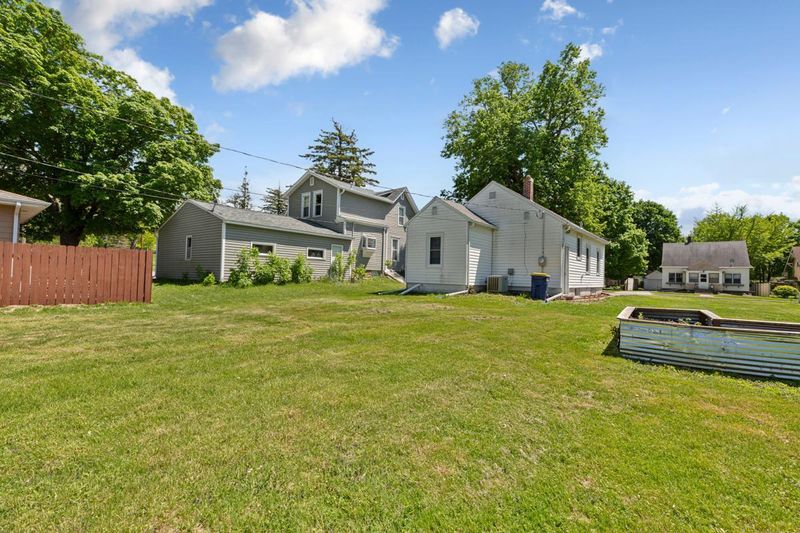 624 2nd St NE, Faribault, MN 55021
