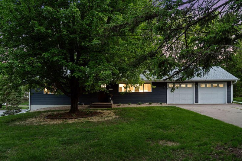 6210 Cardinal Ave, Excelsior, MN 55331