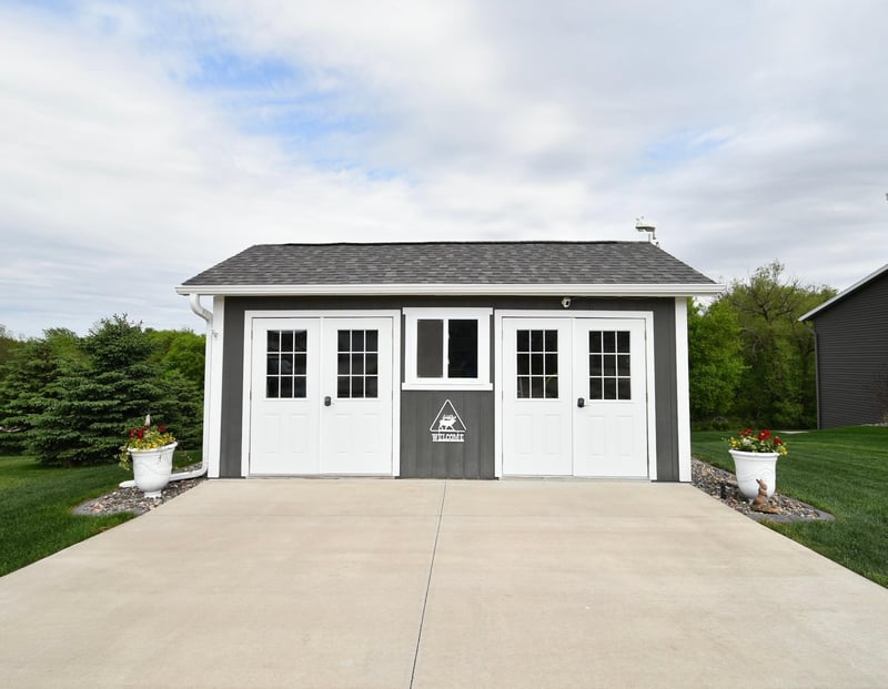 631 Nelson Dr, Wanamingo, MN 55983