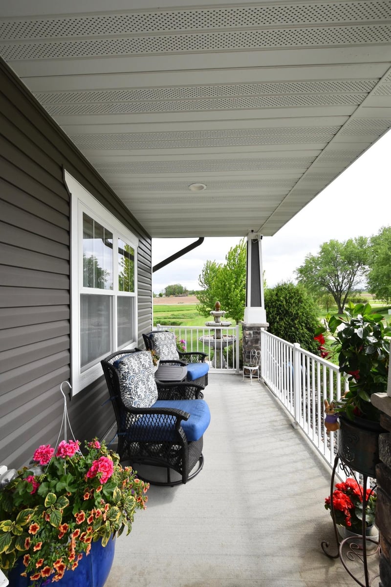 631 Nelson Dr, Wanamingo, MN 55983
