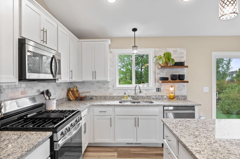 970 Acacia Dr S, Annandale, MN 55302