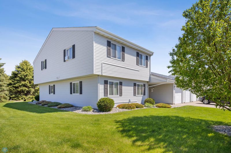 2802 29th Ave S, Moorhead, MN 56560