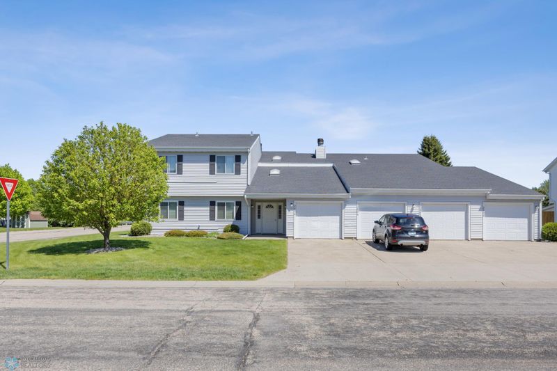 2802 29th Ave S, Moorhead, MN 56560