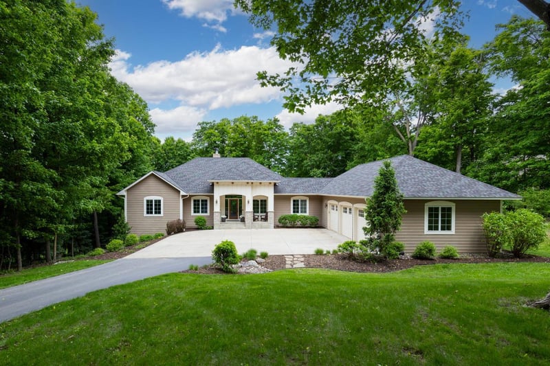 8580 Maple View Dr, Cologne, MN 55322