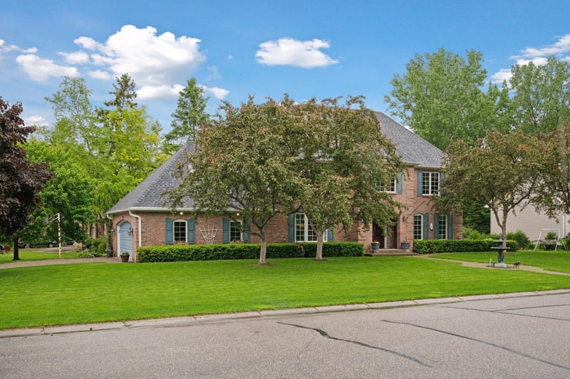 1511 Colleen Ave, Arden Hills, MN 55112
