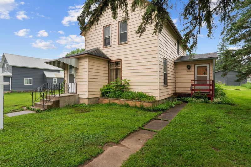 45 Center Ave N, Elgin, MN 55932