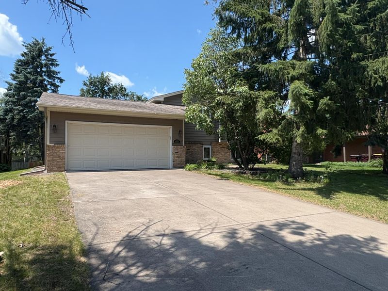 4267 Valley Forge Pl, Eagan, MN 55123