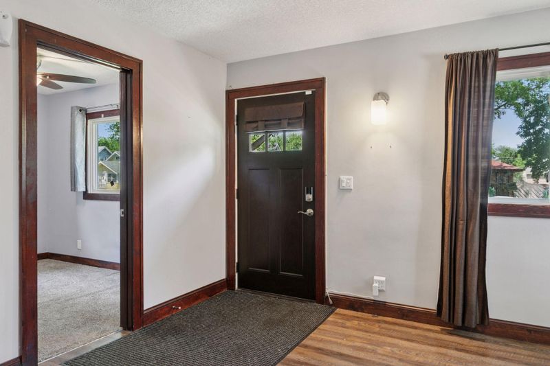 1148 Geranium Ave E, Saint Paul, MN 55106