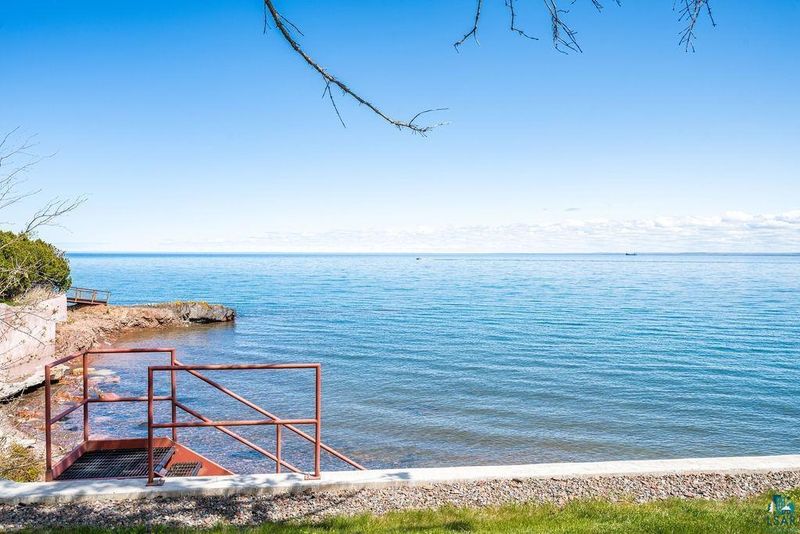 2900 London Rd, Duluth, MN 55804