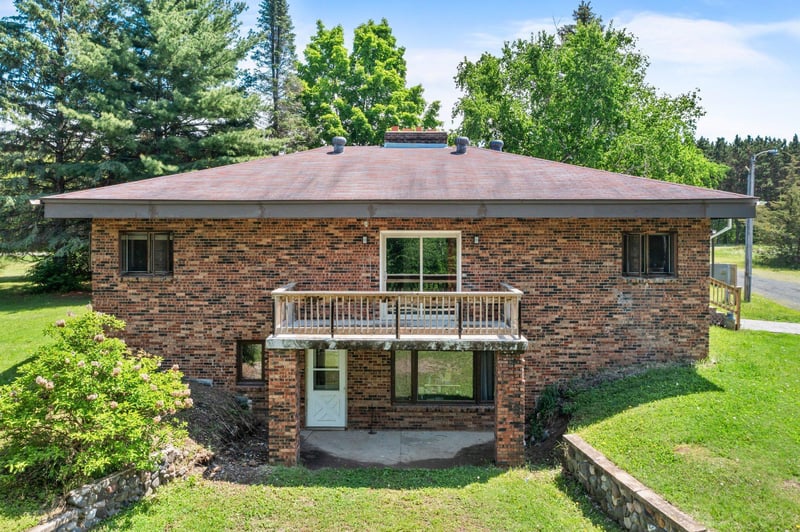29020 Saint Croix Trl, Shafer, MN 55074