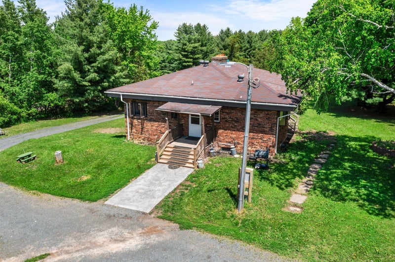 29020 Saint Croix Trl, Shafer, MN 55074