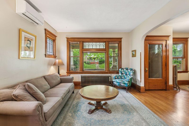 1085 Bush Ave, Saint Paul, MN 55106