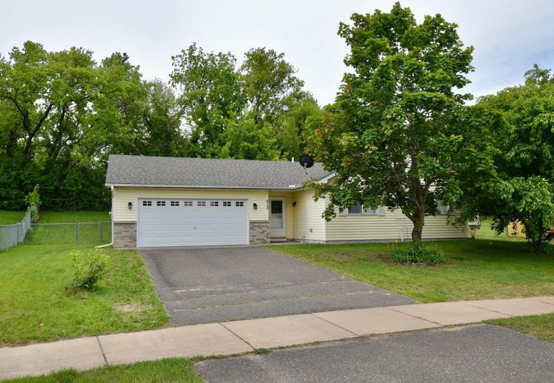 513 Horseshoe Ln, Braham, MN 55006