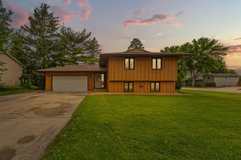 1930 6th Ave NE, Owatonna, MN 55060