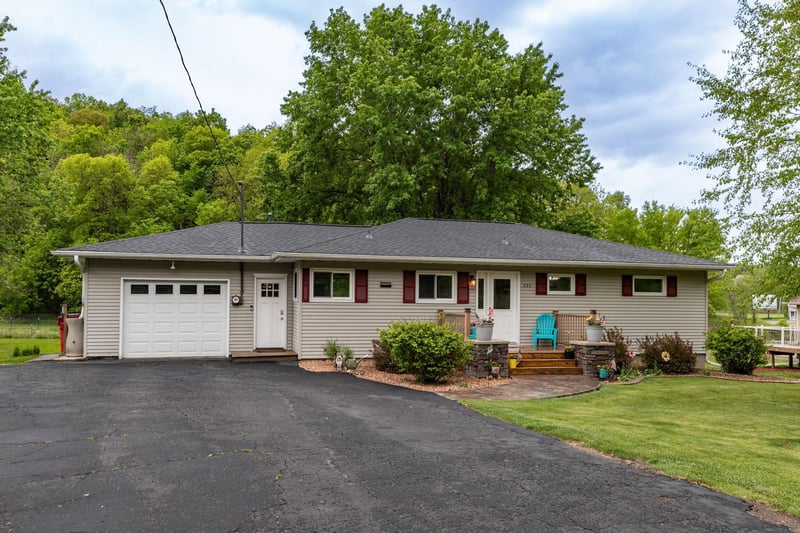 233 Hwy 60, Zumbro Falls, MN 55991