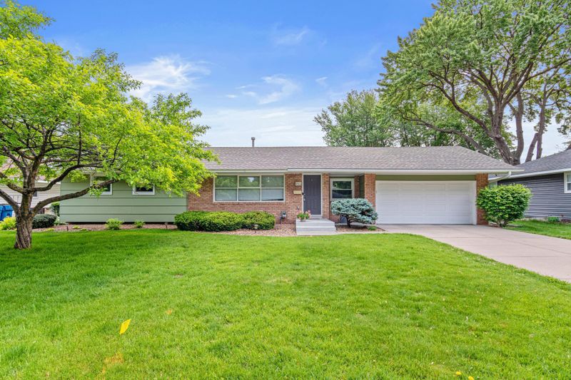 9301 10th Ave S, Bloomington, MN 55420