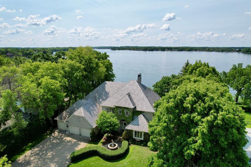 2645 Arcola Ln, Minnetonka Beach, MN 55391
