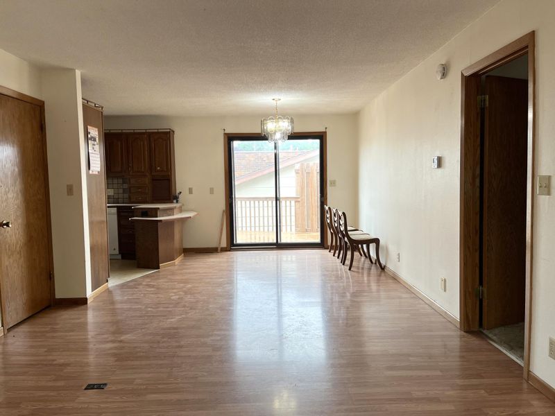 310 8th St, Windom, MN 56101