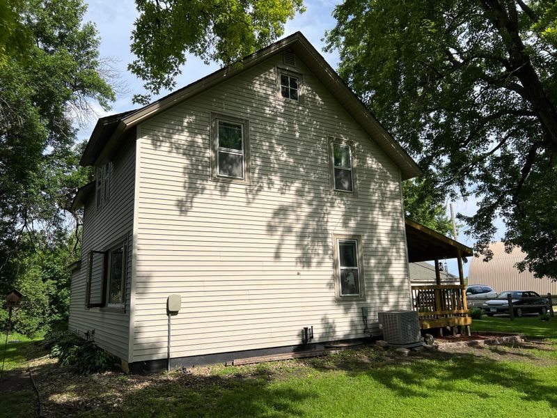 355 20th St SW, Benson, MN 56215