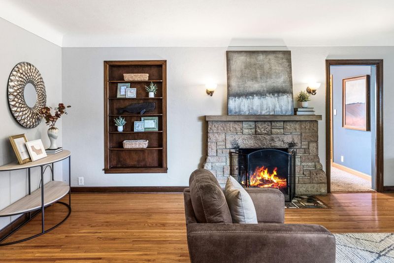 591 Wheelock Pw W, Saint Paul, MN 55117