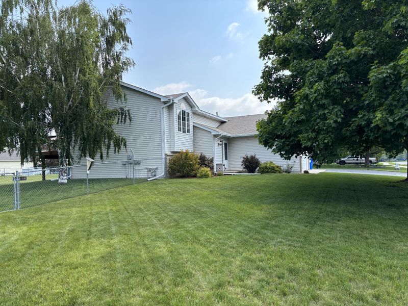 2030 Joes Lake Rd SE, Cambridge, MN 55008